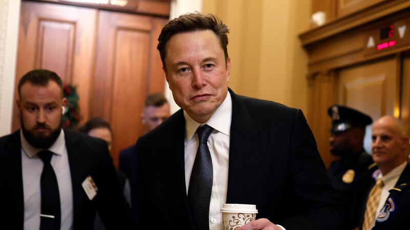 Comisión de Bolsa y Valores de EU acusa a Musk de ‘estafar’ a inversores de Twitter, ¿por qué?