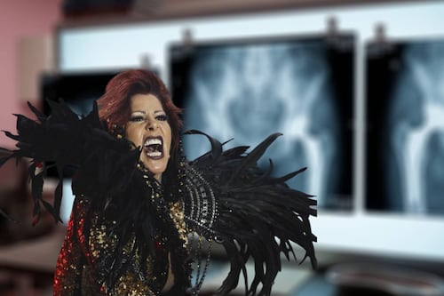 No fue un ‘Día de suerte’: Alejandra Guzmán se dislocó la cadera; ¿cuál es su estado de salud?