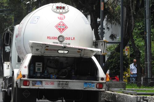 Senador de Morena denuncia a Pemex TRI ante Cofece