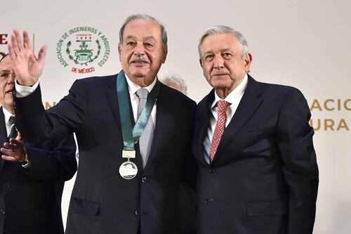 Carlos Slim recibe el Premio Nacional de Ingeniería
