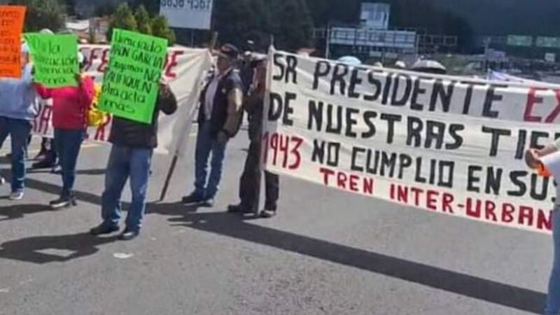 Tren Interurbano: Ejidatarios bloquean la México-Toluca; denuncian que Gobierno incumplió acuerdos