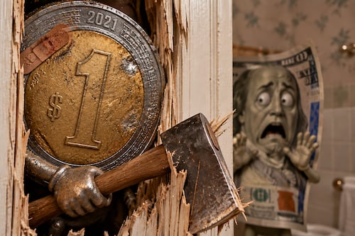 ‘El resplandor’ del peso: Rompe racha de caídas ante el dólar, pero pierde 46 centavos en la semana