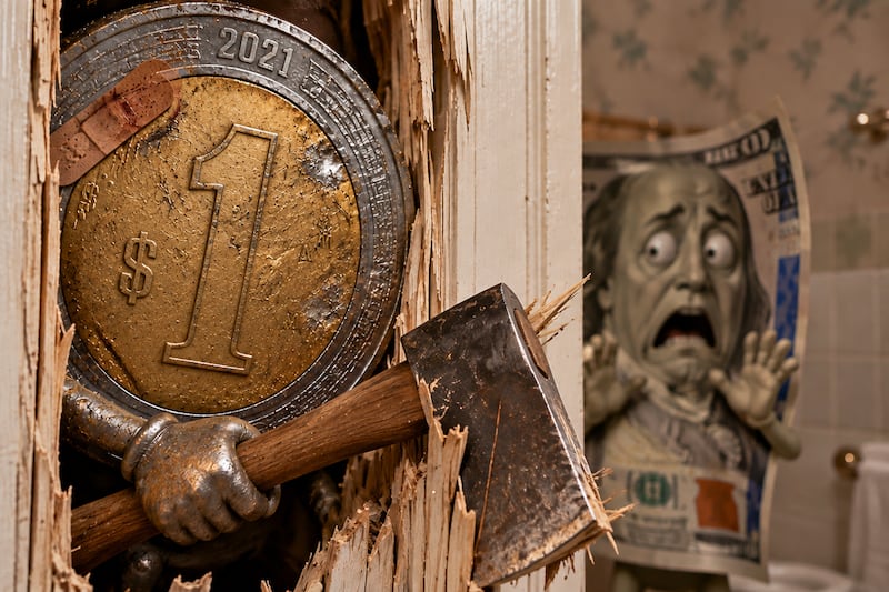 ‘El resplandor’ del peso: Rompe racha de caídas ante el dólar, pero pierde 46 centavos en la semana