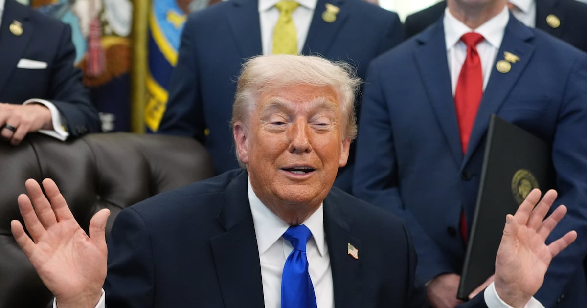 Tensión en Ormuz: Trump mantiene bloqueo y precios del petróleo se estabilizan