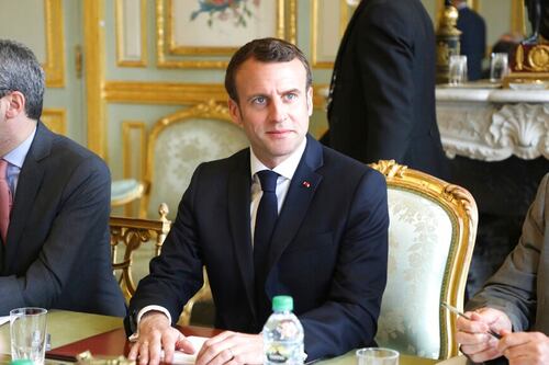 Francia prohíbe protestas de chalecos amarillos en Campos Elíseos tras violencia