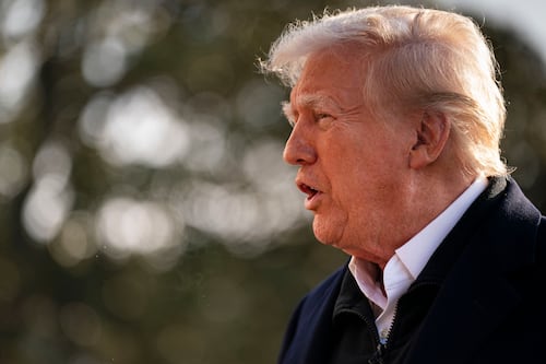 Trump inicia batalla legal vs. Corte Suprema de EU: Apela condena por caso Stormy Daniels