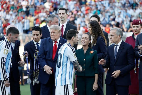 ¿Jugadores argentinos ignoraron a Sheinbaum en final del Mundial 2026? Esto dijo la presidenta