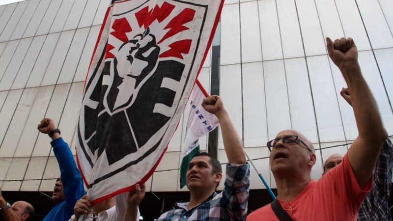 Sindicato Mexicano de Electricistas aprueba la compensación vitalicia de AMLO