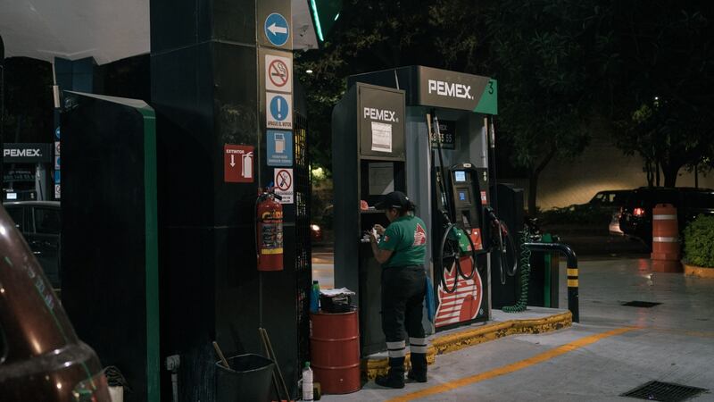 Fitch califica riesgosas las finanzas de México por Pemex