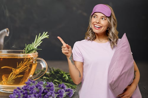 ¿Para qué sirve tomar té de romero con lavanda antes de ir a dormir?