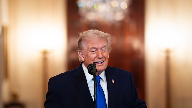 Trump amenaza a cárteles de ‘graves consecuencias’ si hieren a ciudadanos de EU en narcobloqueos