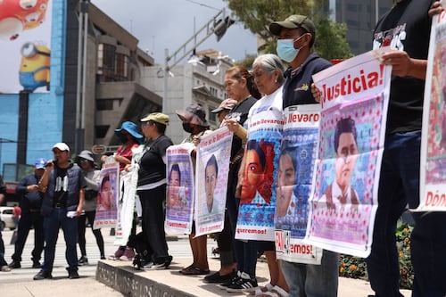 ‘Él sabía lo que pasó’: Madre de normalista de Ayotzinapa reacciona a detención de Ángel ‘N’