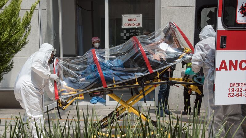 Nueva ola de COVID-19 en América podría ser más larga, alerta la OPS