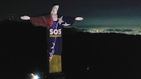 ‘SOS Venezuela’: Cristo de Río de Janeiro rinde homenaje a víctimas de los terremotos en La Guaira
