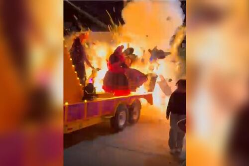(Video) El momento de la explosión de un carro alegórico en el Festival Xochimictlan