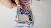 Peso retrocede ‘levemente’, pero se mantiene en el piso de las 18 unidades