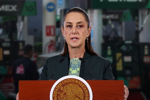 ‘Queremos que baje más’: Sheinbaum insistirá a gasolineros que se reduzca el precio del diésel