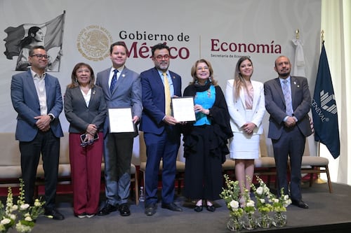 Secretaría de Economía y Ceneval impulsan microcredenciales para profesionalizar al sector logístico