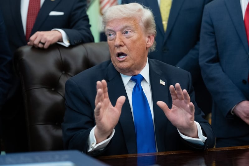 Trump baja tensión con Carney: Aprueba construcción de ducto petrolero de Canadá a Montana