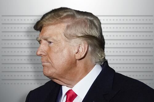 Trump se declara no culpable de 34 cargos de falsificación de registros comerciales