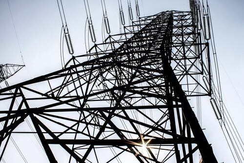 Juez ordena suspensión provisional de la ley eléctrica impulsada por López Obrador