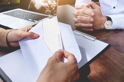 Trabajadores de la CNBV traen su 'renuncia bajo el brazo' por si se aprueba ley de AMLO