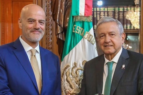 AMLO se reúne con directivos de la petrolera italiana ENI