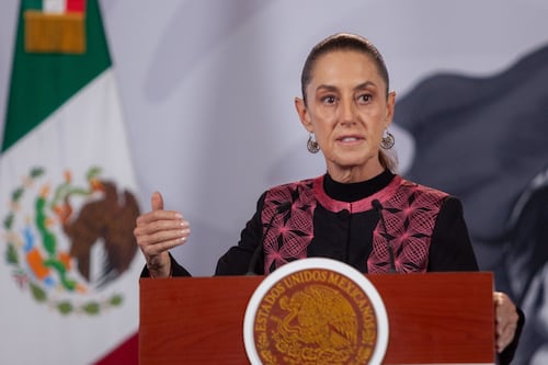 La morenista fábula de la hormiga y las cigarras