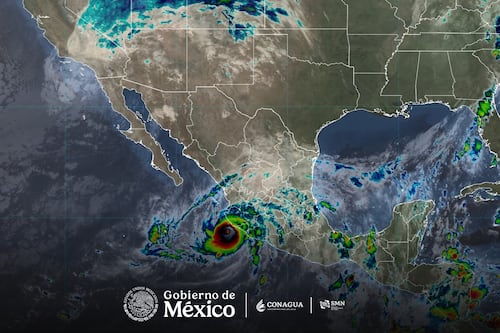 EN VIVO del huracán ‘Simón’ categoría 4: El ojo de la tormenta se acerca a tierra por Jalisco