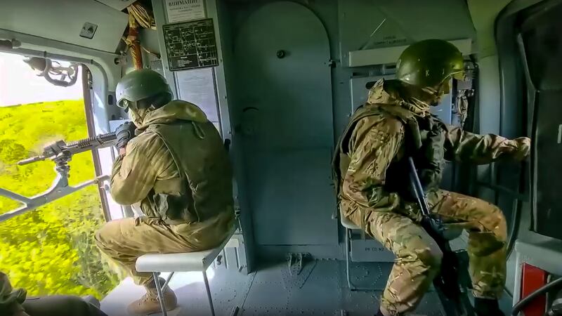 Tropas rusas asaltan ciudad de Ucrania oriental en medio de batallas cuerpo a cuerpo