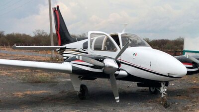 Una avioneta en la que viajaban cuatro pasajeros aterrizó de emergencia
