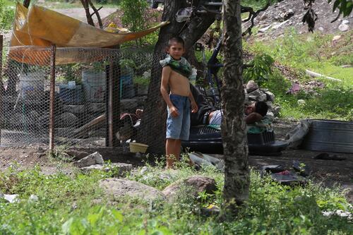 Regresan a clases tras violencia en Antúnez, Michoacán