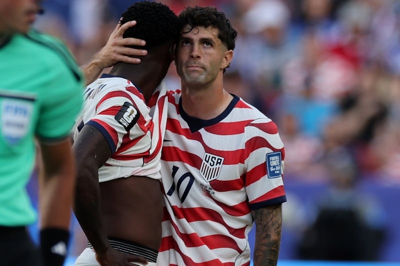 Trump admite que le pidió a la FIFA ‘revisar’ tarjeta roja de Folarin Balogun: ‘No pensé que fuera falta’