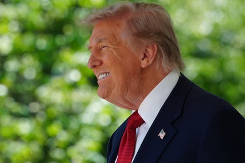 Trump ‘presume’ fotos de ovnis y vida extraterrestre: ‘La gente dirá, ¿qué demonios está pasando?’
