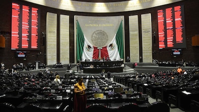 La reforma para la eliminación de las pensiones doradas avanzó a comisiones de Diputados (Foto: MARIO JASSO/CUARTOSCURO)