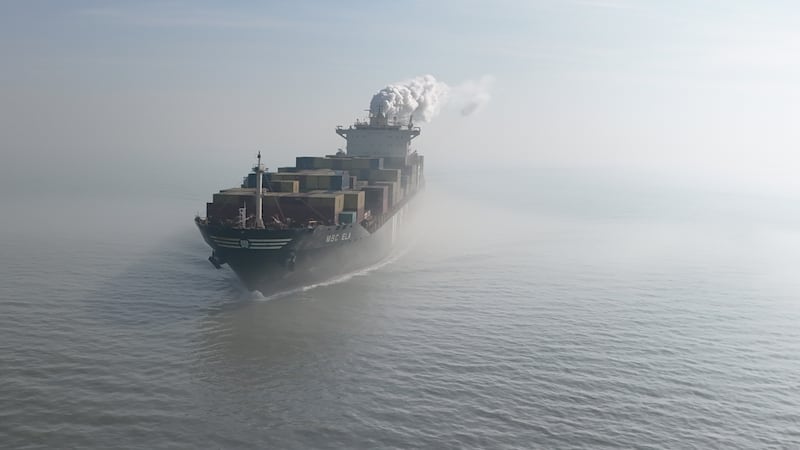 ¿Ya reabrió el Estrecho de Ormuz? Segundo buque carguero con bandera china pasa sin problema