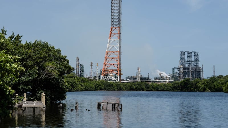 Refinerías de Pemex procesan petróleo para el que no fueron diseñadas; crudos Istmo y Maya desaparecen