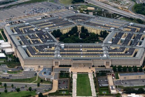 Se agrava tensión en Mar Arábigo: EU derriba dron iraní que se acercó ‘agresivamente’ a portaaviones