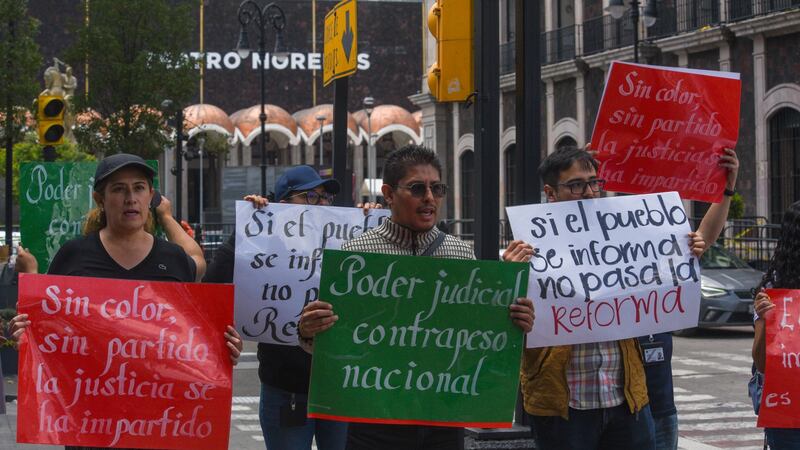 Reforma al Poder Judicial: ¿AMLO cumple el sueño de Calderón? Esto sabemos de los jueces sin rostro