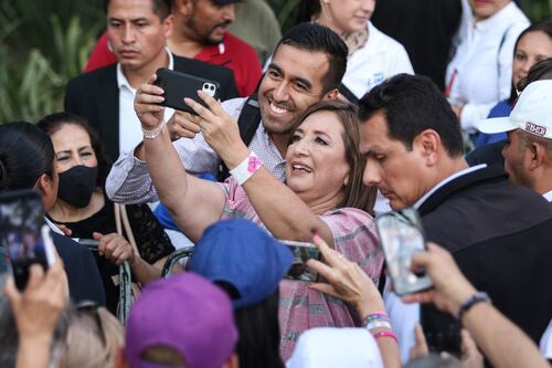 A encuestas revueltas, ganancia de xochitlovers