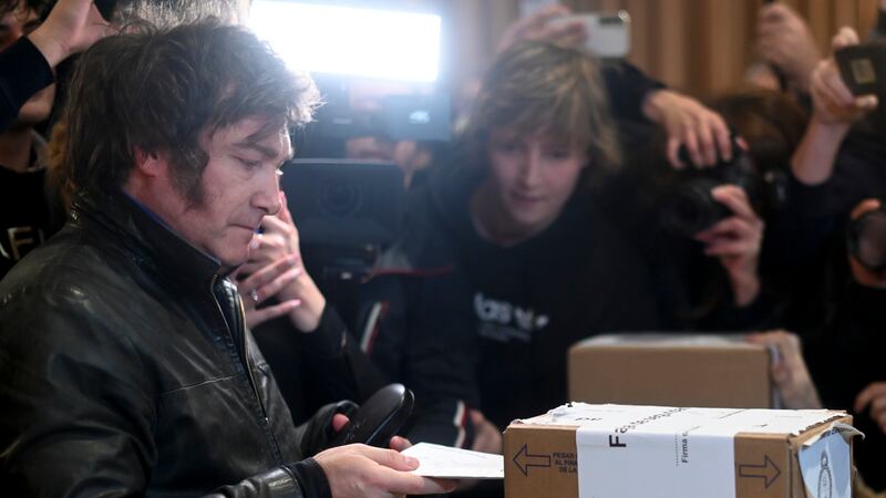 Argentina ‘coquetea’ con la ultraderecha: Javier Milei, el ‘Trump argentino’, gana las primarias