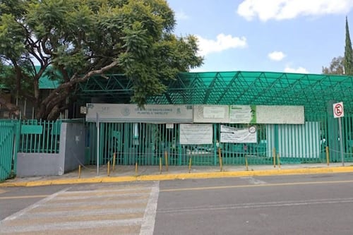 Encapuchados ingresan al plantel 6 del Colegio de Bachilleres en CDMX; hay un profesor herido