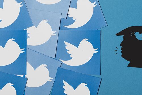 Trump rompe récord de 'tuits presidenciales' en segundo día del 'impeachment'