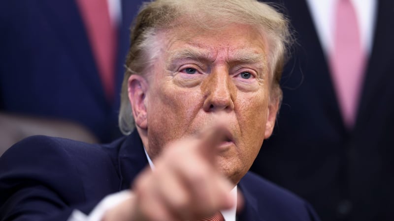 ¿Quieres ganar 30 mil dólares? Trump anuncia incentivo para denunciar fraudes al gobierno de EU