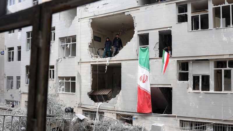 Irán advierte cierre absoluto de Ormuz si EU ataca