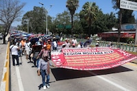 CNTE dice adiós a la CDMX: Maestros levantan plantón del Zócalo tras tres días de movilizaciones