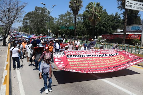 CNTE dice adiós a la CDMX: Maestros levantan plantón del Zócalo tras tres días de movilizaciones