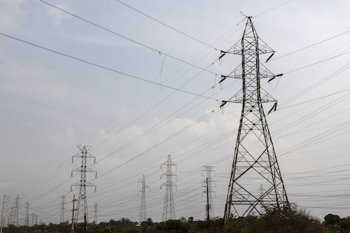 Venezuela abre la puerta a la privatización eléctrica: Asamblea Nacional debate reforma