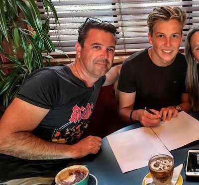 Jared Lawson vendió su casa para pagar lo que requería Lawson para ser piloto profesional. (Foto Instagram @liamlawson30)