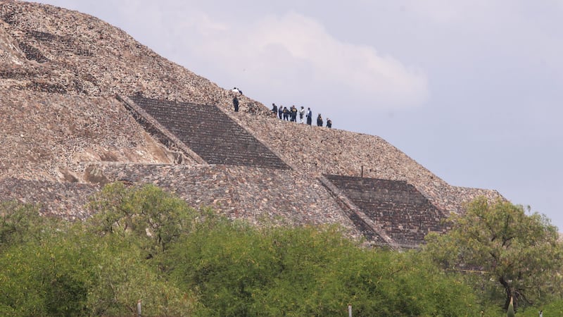 ‘Blindan’ Teotihuacán tras tiroteo que dejó 13 heridos y dos muertos